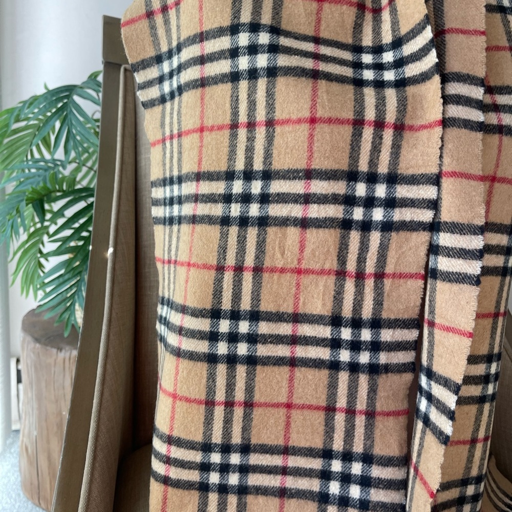 Authentic vintage Burberrys vintage nova check tan scarf (D5096) - Picture 4 of 8